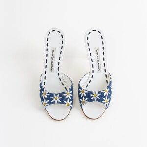 SOLD— Manolo Blahnik Blue and White Daisy Heels